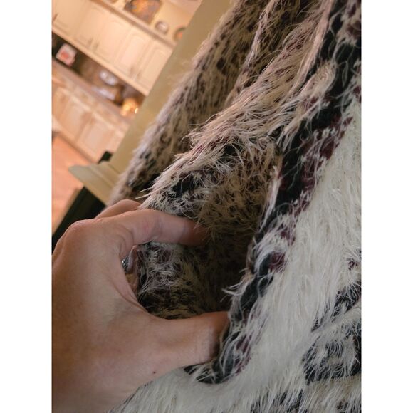 BCBG Maxazria Oversized Fuzzy Cardigan SZ M Aztec Leather Strap Closure Sweater - Picture 8 of 12